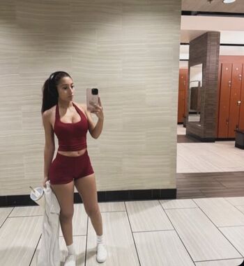 Full leaked Karolyn private onlyfans photo