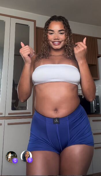 karolyne585
