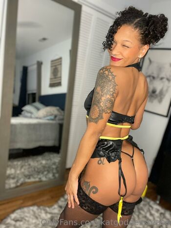 Full leaked Katgoddesstease page private onlyfans photo