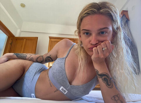 Full leaked Katieplaysgames private onlyfans photo
