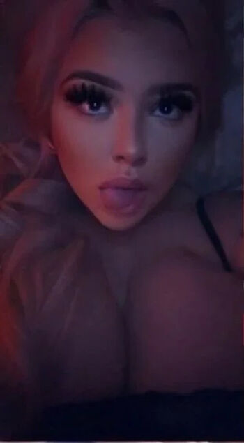 Full leaked Katiialouisee page private onlyfans photo