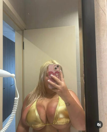 Full leaked Katiialouisee private onlyfans photo