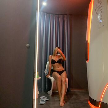 Full leaked Kayla vy  page private onlyfans photo