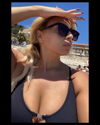 Kayna Samet