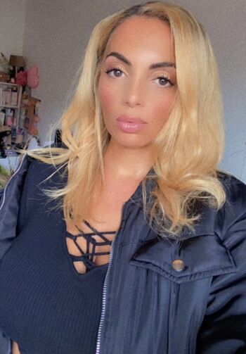 Full leaked Kayna samet private onlyfans photo