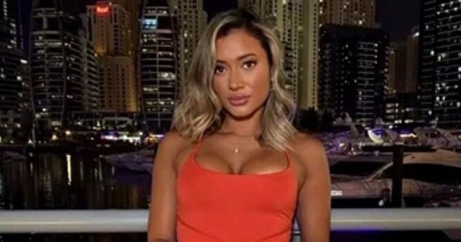 Full leaked Kazcrossley private onlyfans photo