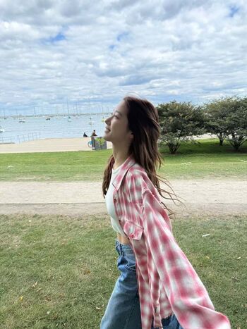 Kazuha Nakamura 中村 一葉