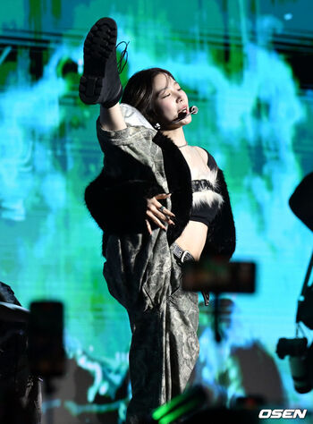 Kazuha Nakamura 中村 一葉