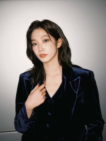 Kazuha Nakamura 中村 一葉