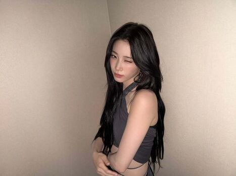 Kazuha Nakamura 中村 一葉