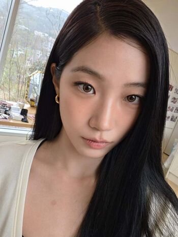 Kazuha Nakamura 中村 一葉