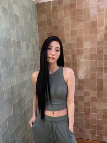 Kazuha Nakamura 中村 一葉