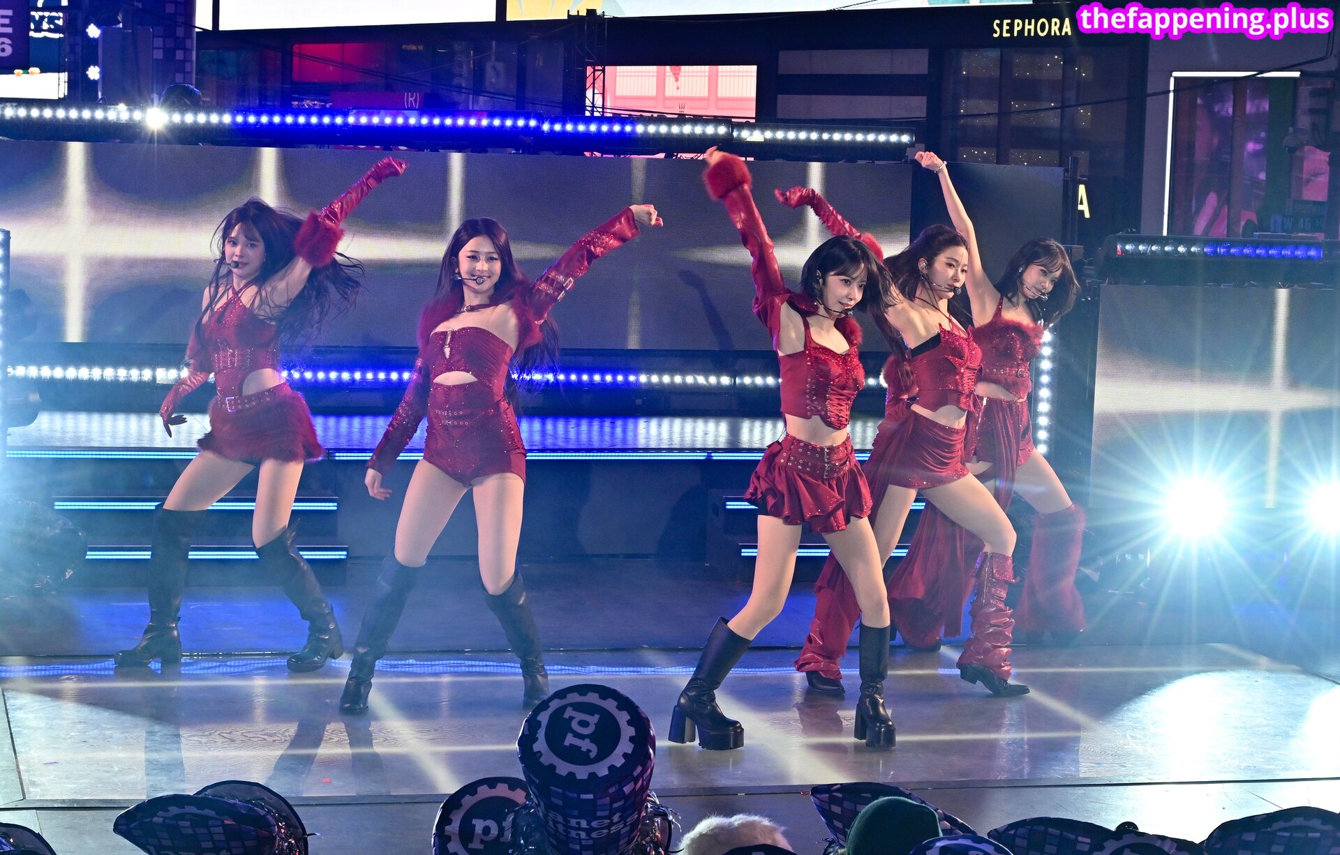 Kazuha Nakamura 中村 一葉 | LESSERAFIM