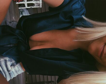 Full leaked Kelliconlon page private onlyfans photo