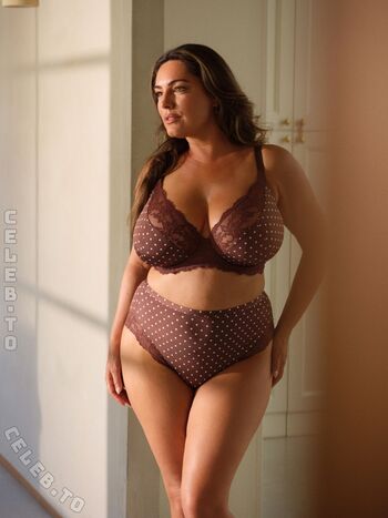 Kelly Brook