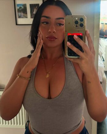 Full leaked Kelly figueira private onlyfans photo