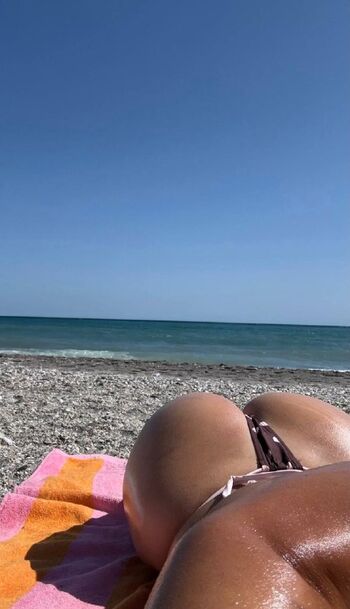 Full leaked Kellyqn private onlyfans photo