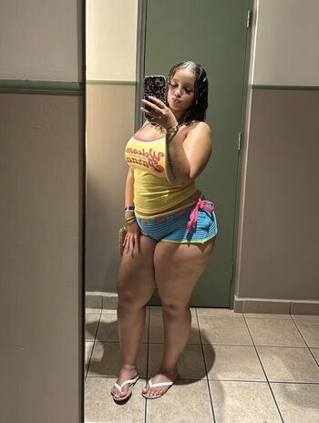 Full leaked Kellyyxoxo private onlyfans photo