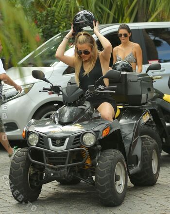 Full leaked Kendall jenner  page private onlyfans photo