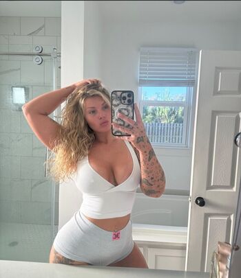 Full leaked Kenzieclarksxo private onlyfans photo