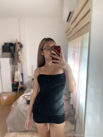 Full leaked Khloe private onlyfans photo