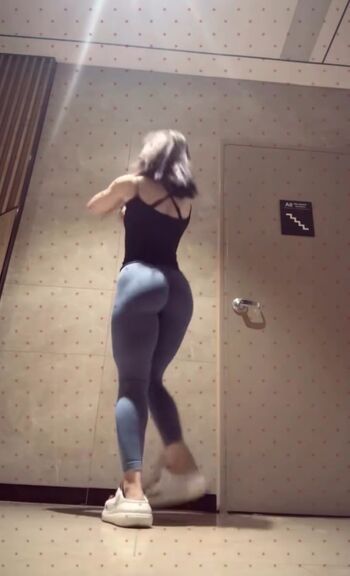 Full leaked Khoai lan private onlyfans photo