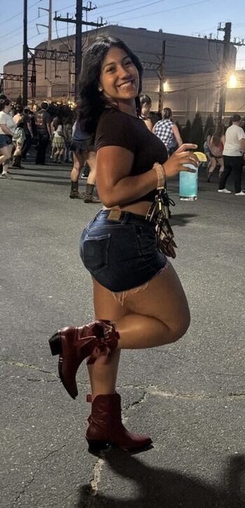 Full leaked Kiaralise private onlyfans photo