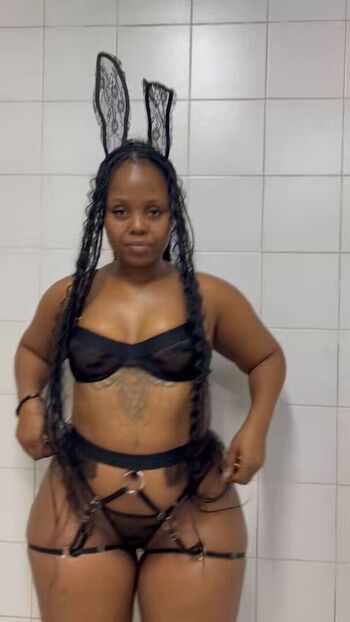 Full leaked Kiki grey private onlyfans photo