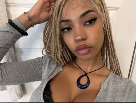 Full leaked Kikuai private onlyfans photo