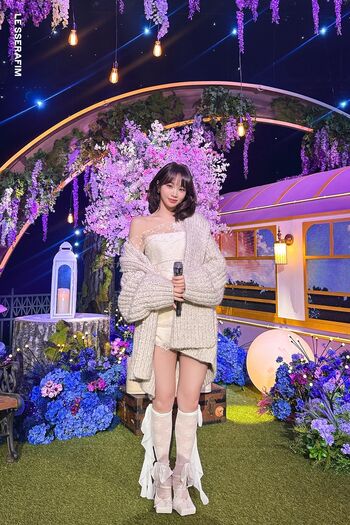 Full leaked Kim chaewon le sserafim private onlyfans photo