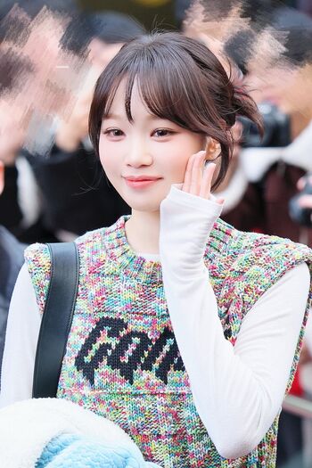 Kim Chaewon 김채원 [Le Sserafim]