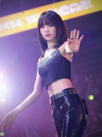 Kim Chaewon 김채원 [Le Sserafim]