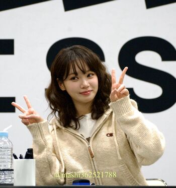 Kim Chaewon 김채원 [Le Sserafim]