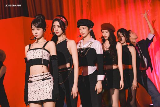 Kim Chaewon 김채원 [Le Sserafim]