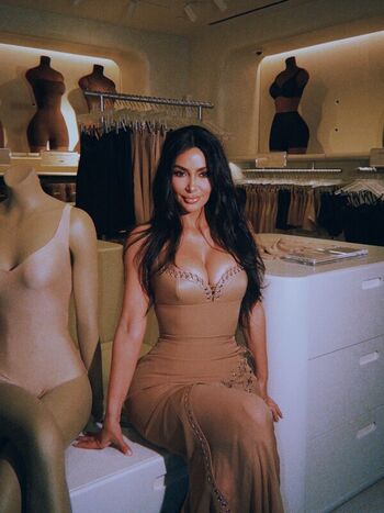 Full leaked Kim kardashian  page private onlyfans photo