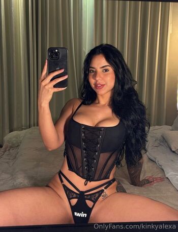 Full leaked Kinkyalexa private onlyfans photo