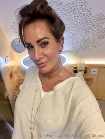kinkybritishgoddess