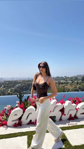 Full leaked Kira kosarin private onlyfans photo