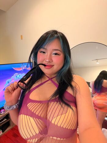 Full leaked Kiramisuwu private onlyfans photo