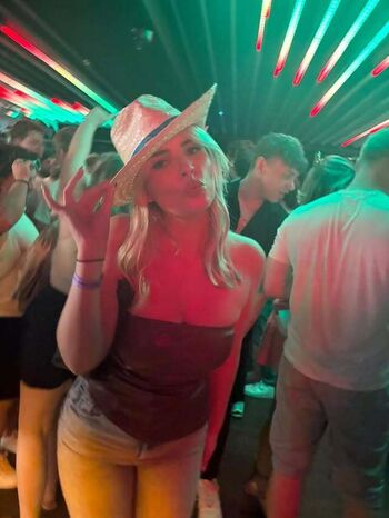 Full leaked Kirsty private onlyfans photo