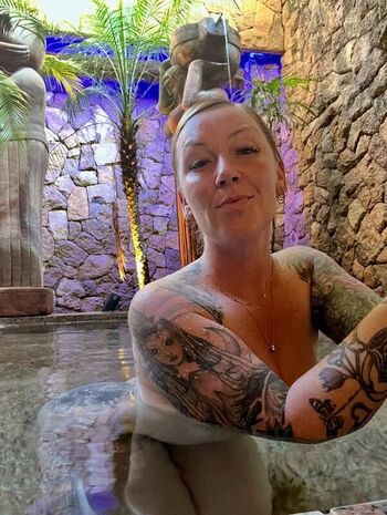 Full leaked Kiss my lotus private onlyfans photo