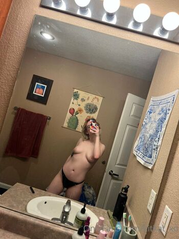 Full leaked Kitkat xo private onlyfans photo
