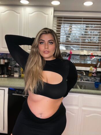 Full leaked Kittyk private onlyfans photo