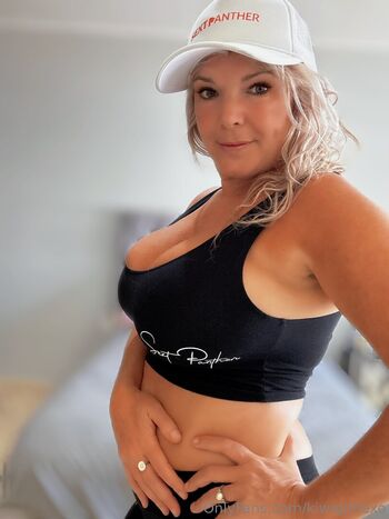 Full leaked Kiwigirliexo page private onlyfans photo