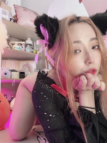 Full leaked Kkoduengeo private onlyfans photo