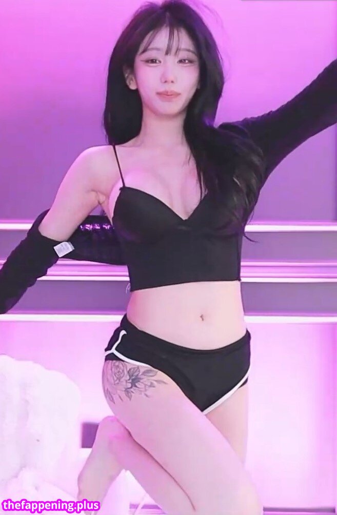 kkok7816 / kook1916 / midi Naken OnlyFans Foto #282