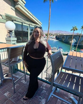 Full leaked Klivinglife private onlyfans photo