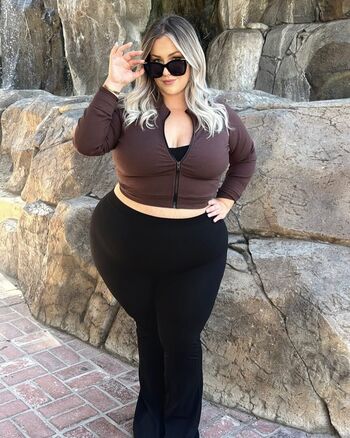 Full leaked Klivinglife private onlyfans photo