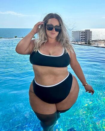 Full leaked Klivinglife private onlyfans photo