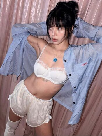 Full leaked Kpop girls private onlyfans photo